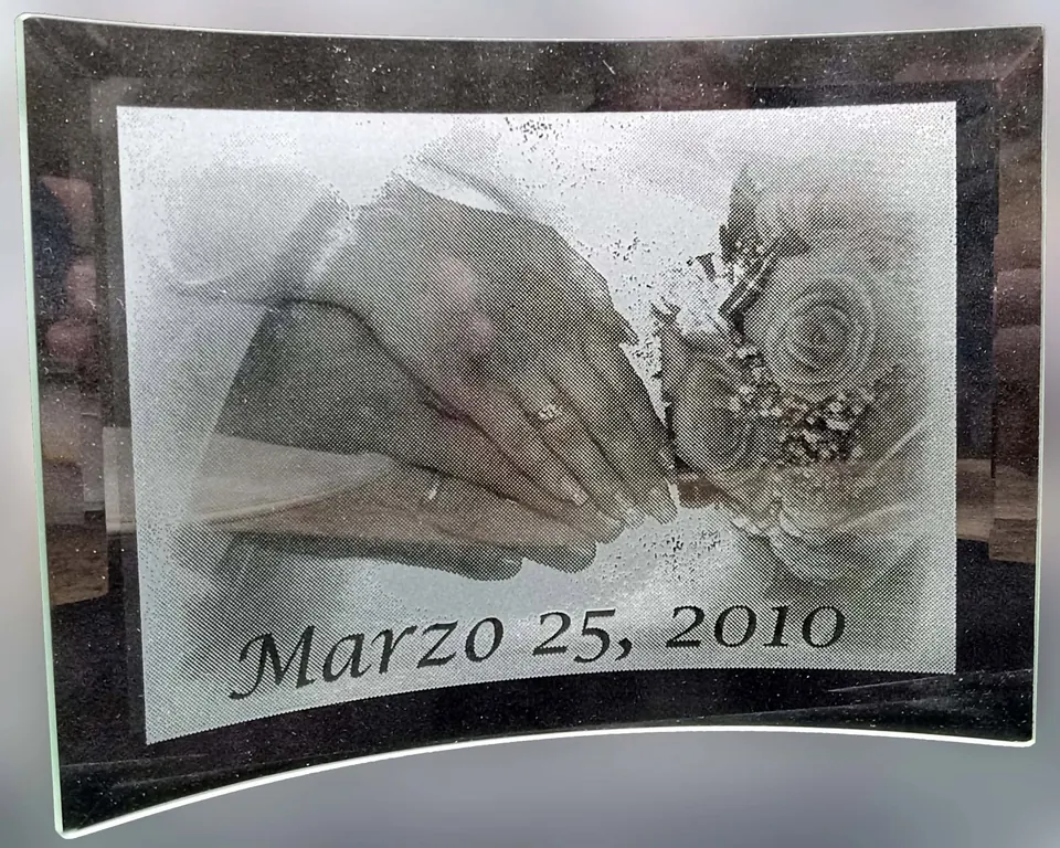 Photo-engraved curved glass keepsake dated Marzo 25, 2010